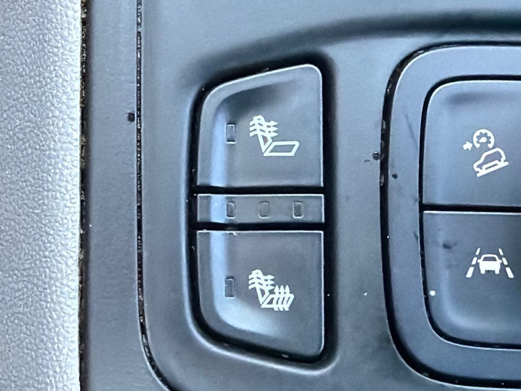 Used 2022 GMC Terrain SLT AWD/4WD image 31