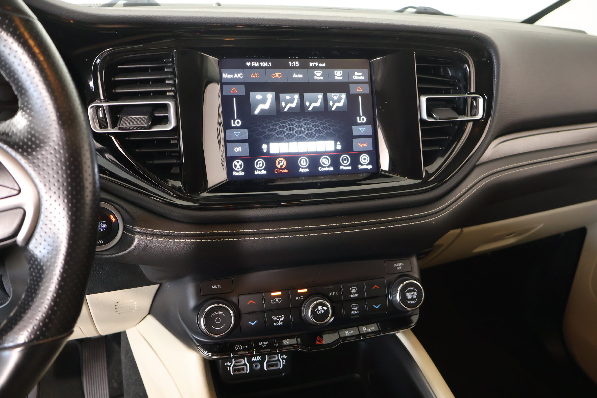 Used 2022 Dodge Durango SXT w/ Anodized Platinum Package AWD/4WD image 5