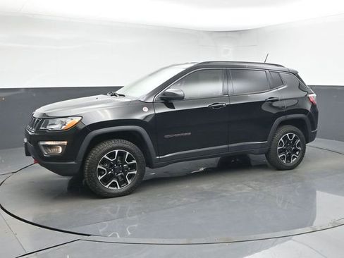 Used 2020 Jeep Compass Trailhawk image 4