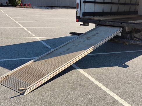 Used 2014 Ford E-350 and Econoline 350 Super Duty image 11