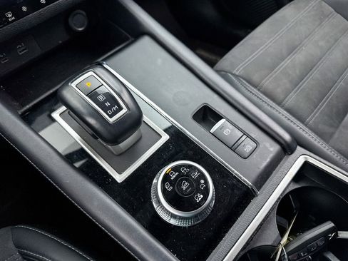 Used 2023 Mitsubishi Outlander SE image 29