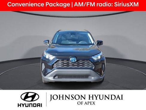 Used 2022 Toyota RAV4 XLE w/ Convenience Package AWD/4WD image 2