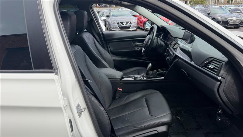 Used 2014 BMW 335i xDrive Sedan AWD/4WD image 6