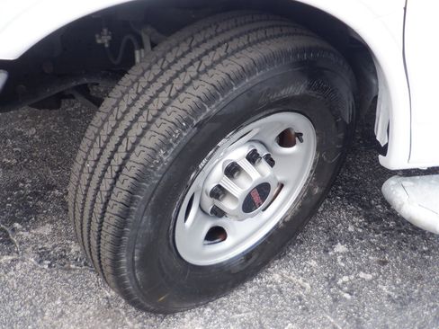 Used 2023 GMC Savana 2500 w/ Driver Convenience Package image 18