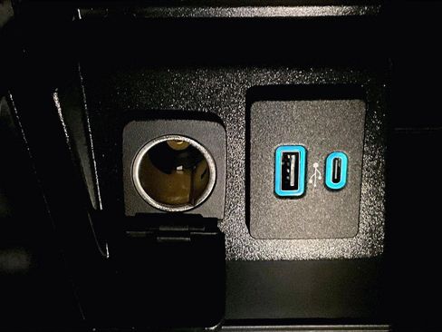 Used 2020 Ford Explorer XLT w/ Equipment Group 202A image 32