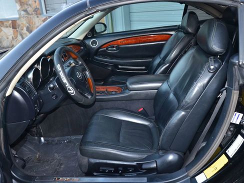 Used 2005 Lexus SC 430 Convertible w/ Preferred Accessory Pkg image 6