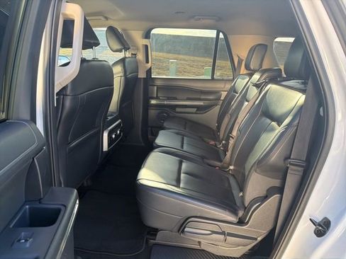 Used 2024 Ford Expedition Max XLT image 10