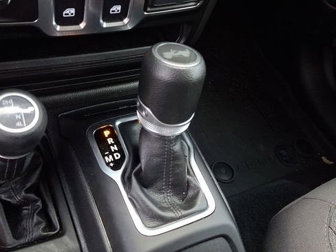 Used 2023 Jeep Wrangler Sport S image 15