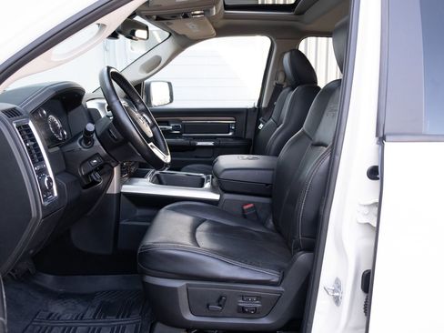 Used 2018 RAM 1500 Laramie w/ Convenience Group AWD/4WD image 14