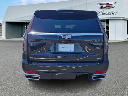 Certified 2023 Cadillac Escalade Premium Luxury AWD/4WD image 4