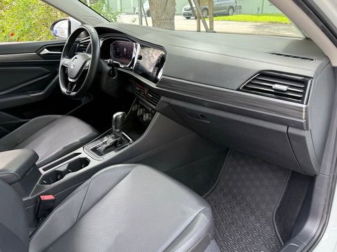 Used 2019 Volkswagen Jetta SEL w/ Cold Weather Package FWD image 35