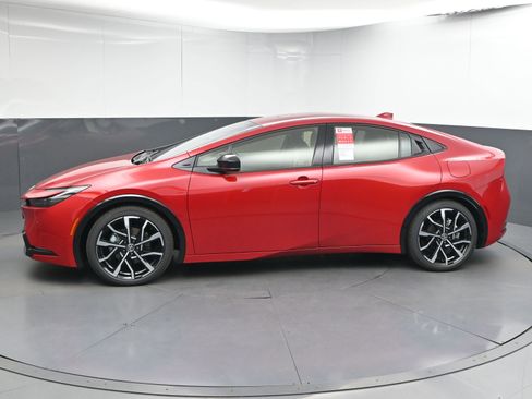 New 2025 Toyota Prius XSE image 5