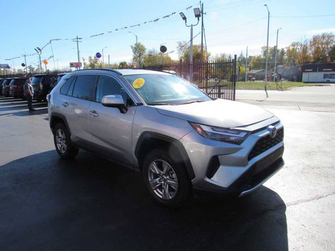 Used 2025 Toyota RAV4 LE image 4
