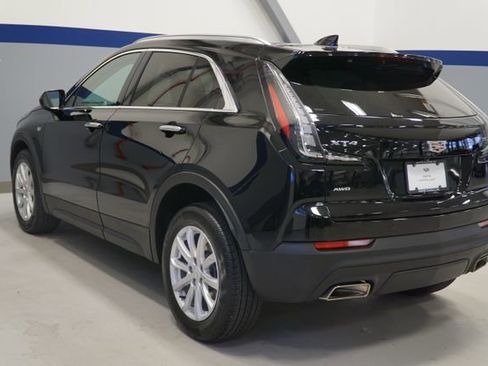 Used 2022 Cadillac XT4 Luxury w/ Cold Weather Package image 3