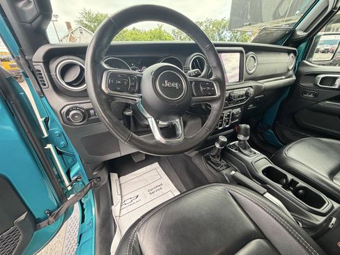 Used 2019 Jeep Wrangler Unlimited Sahara w/ Uconnect 4C Nav & Sound Group AWD/4WD image 92