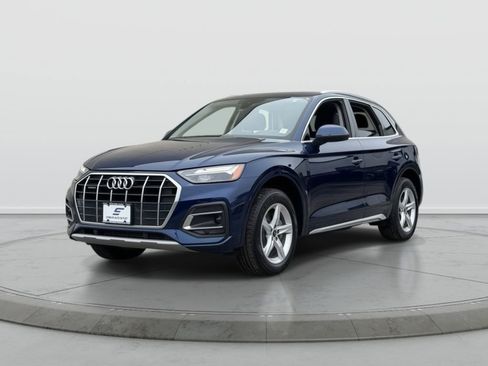 Used 2021 Audi Q5 2.0T Premium w/ Convenience Package image 3