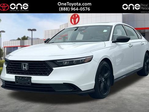 Used 2025 Honda Accord Sport image 1