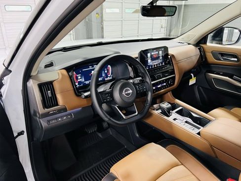 New 2025 Nissan Pathfinder Platinum image 25