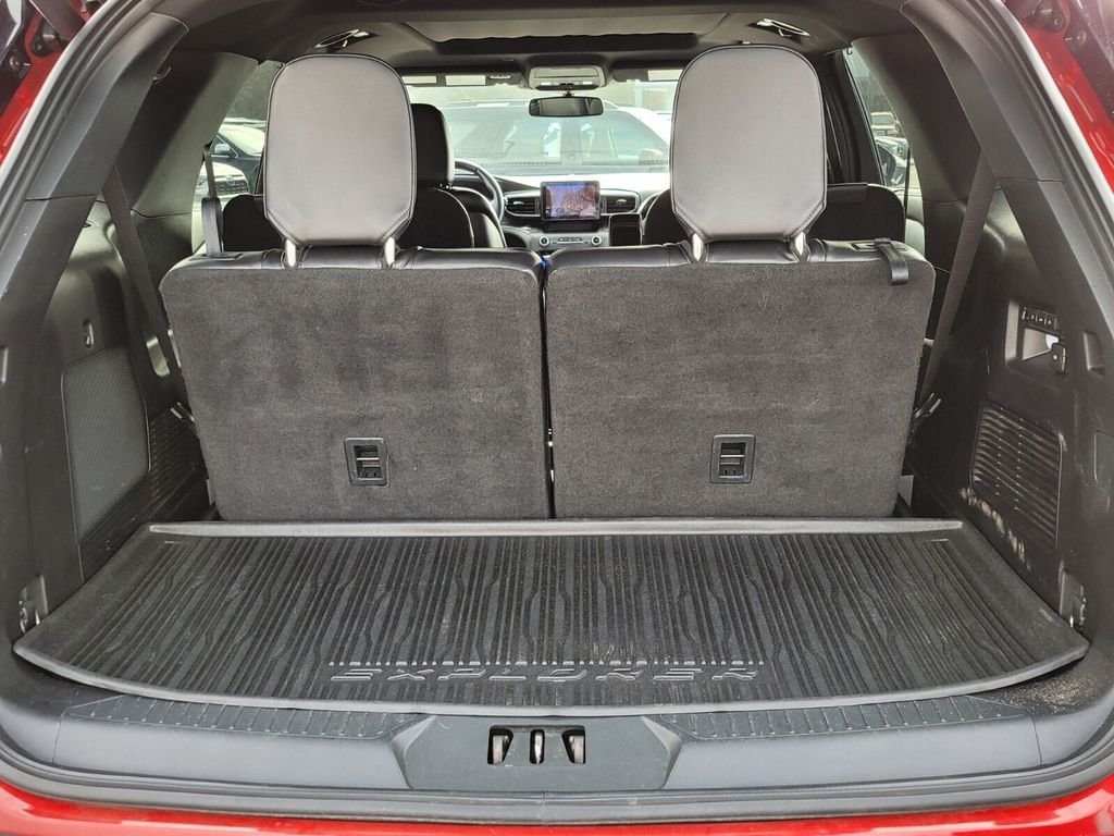Used 2020 Ford Explorer Limited RWD image 11
