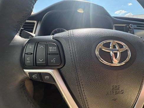 Used 2016 Toyota Highlander XLE FWD image 28