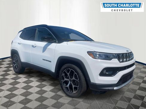 Used 2025 Jeep Compass Limited AWD/4WD image 3