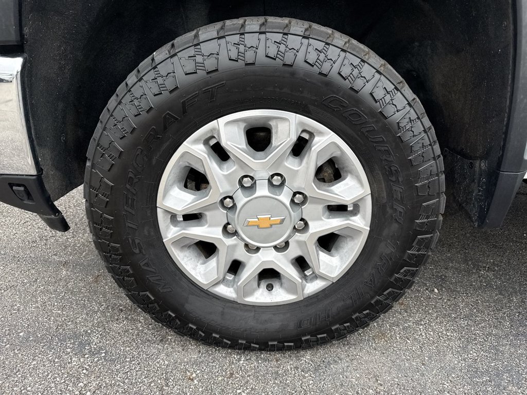 Used 2025 Chevrolet Silverado 2500 LT AWD/4WD image 11