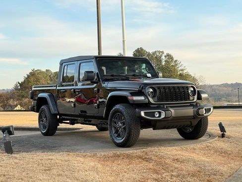 New 2026 Jeep Gladiator Sport AWD/4WD image 1