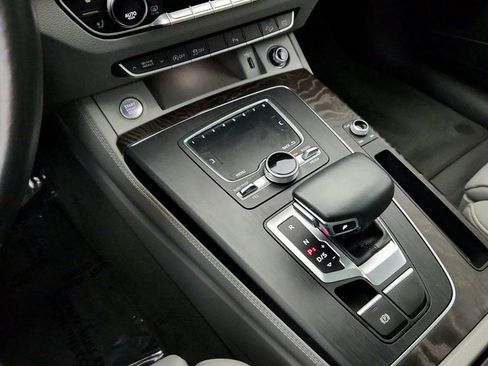 Used 2019 Audi Q5 2.0T Premium Plus w/ Premium Plus Package image 17