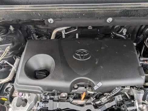 Used 2022 Toyota RAV4 XLE image 24