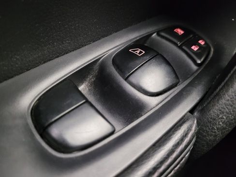 Used 2015 Nissan Rogue SL image 27