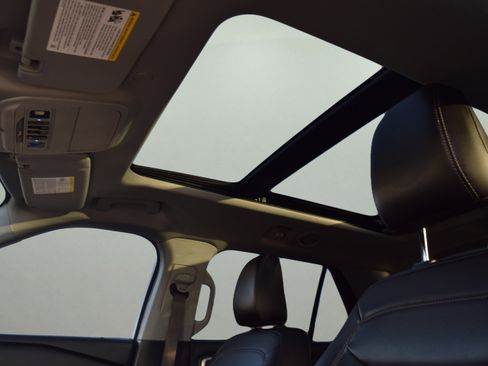 Certified 2023 Ford Explorer XLT w/ Equipment Group 202A image 10