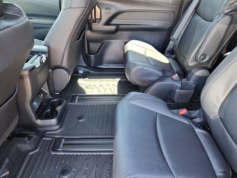 New 2026 Toyota Sienna XLE Woodland Edition AWD/4WD image 14