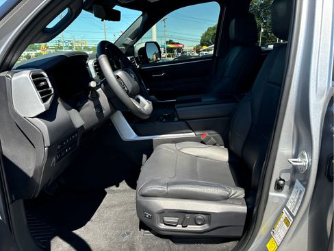 Used 2024 Toyota Tundra Platinum AWD/4WD image 8