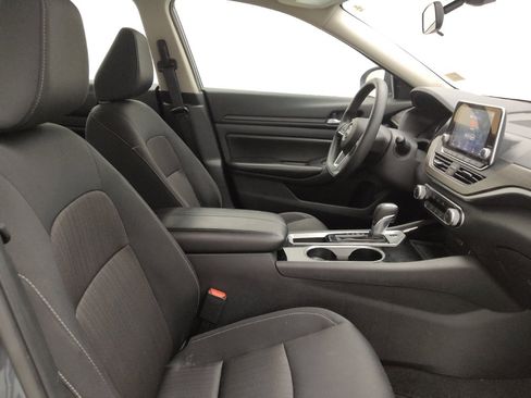 Used 2024 Nissan Altima 2.5 SV image 21