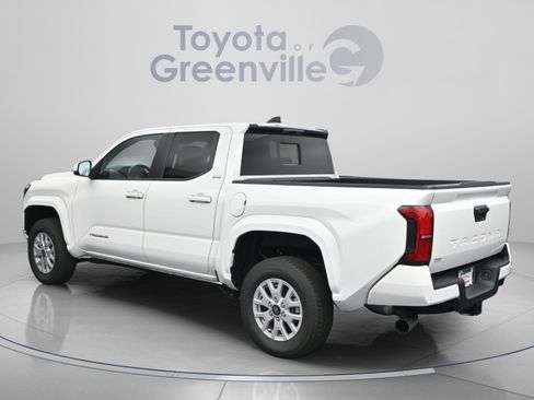 Used 2024 Toyota Tacoma SR5 w/ SR5 Upgrade Package RWD image 7