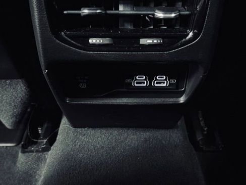 Used 2023 Jeep Grand Cherokee Altitude image 20