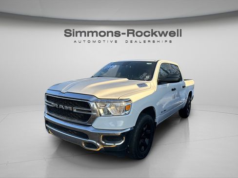 Used 2022 RAM 1500 Tradesman w/ SXT Appearance Group image 4