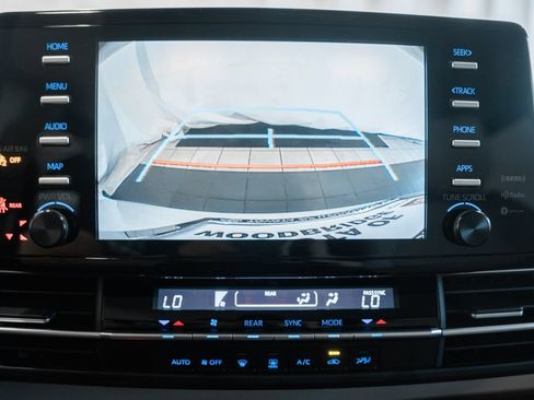 Used 2023 Toyota Sienna LE FWD image 39