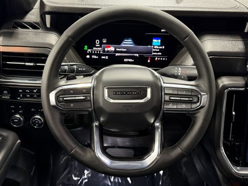 Used 2025 GMC Yukon XL Denali AWD/4WD image 20