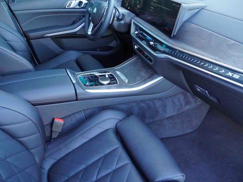 Certified 2025 BMW X5 sDrive40i w/ Premium Package image 10