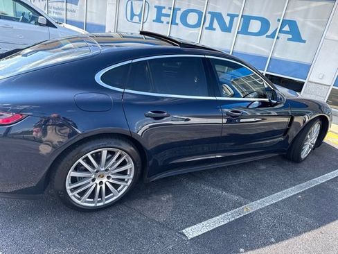 Used 2017 Porsche Panamera 4 AWD/4WD image 7