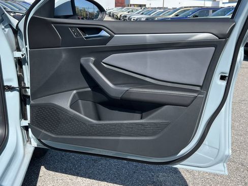 New 2026 Volkswagen Jetta SE image 8