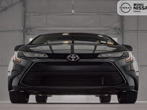 Used 2023 Toyota Corolla LE FWD image 6