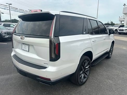Used 2021 Cadillac Escalade Sport RWD image 4