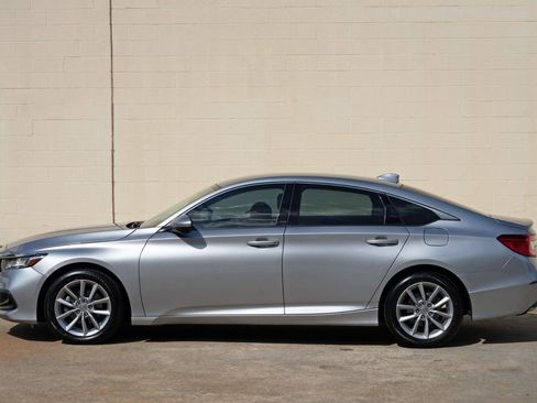 Used 2022 Honda Accord LX image 42