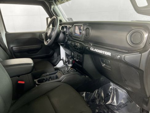 Used 2023 Jeep Gladiator Willys image 26
