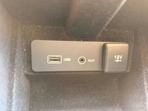 Used 2019 Land Rover Discovery Sport SE AWD/4WD image 22