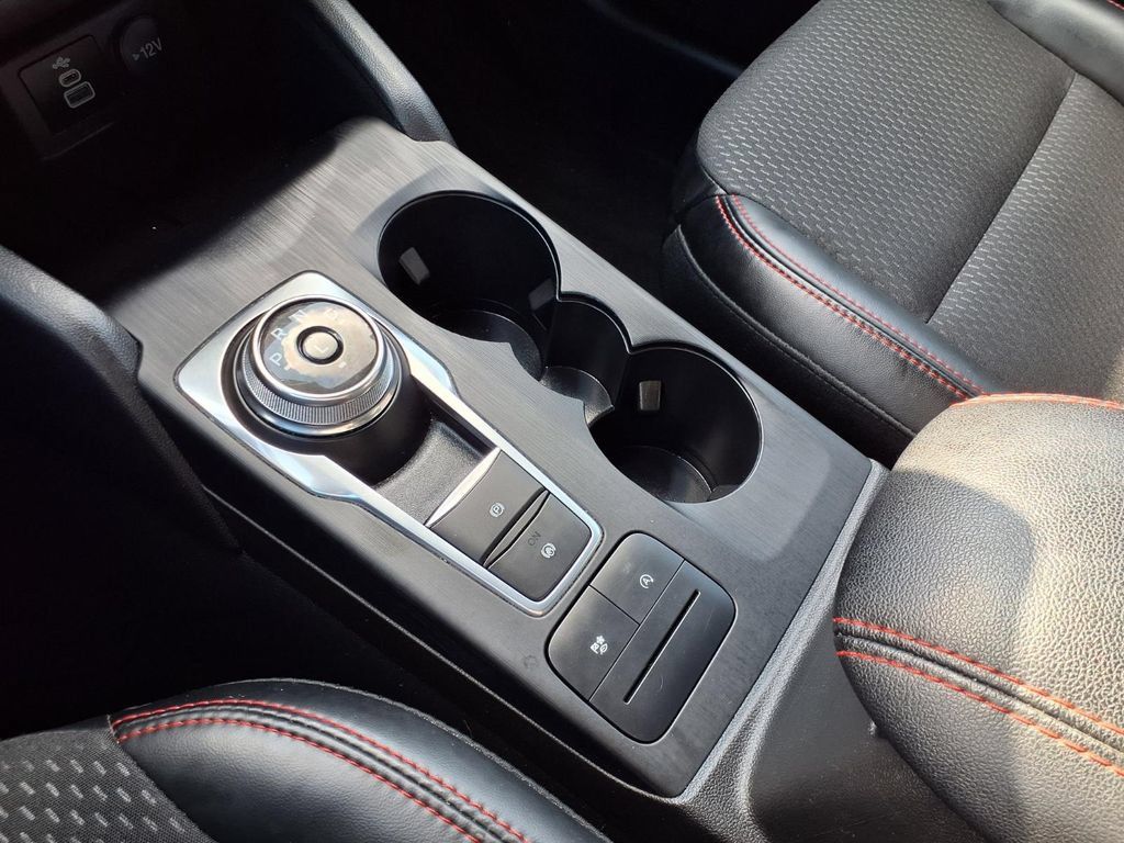 Used 2025 Ford Escape ST-Line Select AWD/4WD image 21