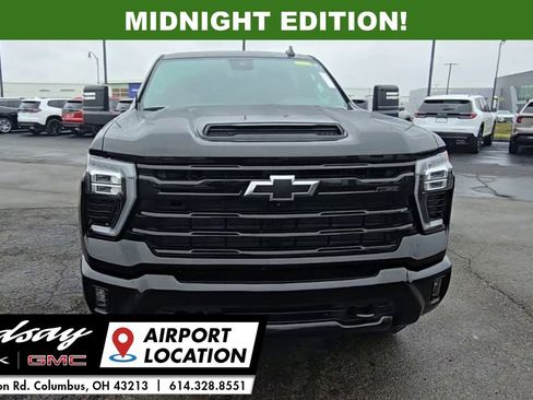 Used 2024 Chevrolet Silverado 2500 LT w/ Midnight Edition image 3