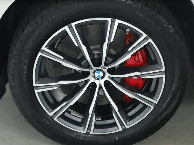 Used 2026 BMW X5 xDrive50e w/ M Sport Package AWD/4WD image 39